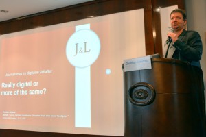 Christian Jakubetz eröffnete mit seiner Rede #digijour2015.